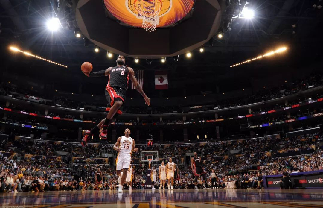 “互聯(lián)網(wǎng)+體育”場(chǎng)景是關(guān)鍵 看動(dòng)因體育、NBA、Keep如何連接線上與線下丨體育經(jīng)理人